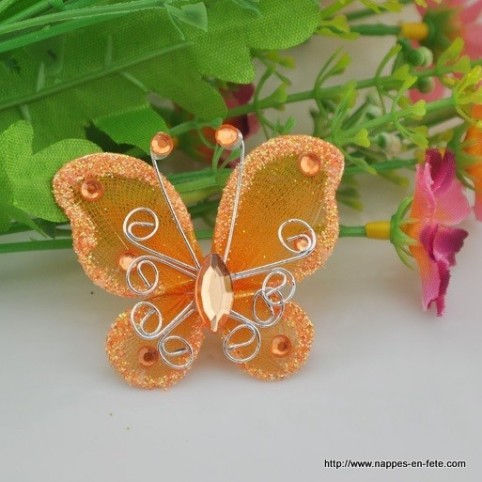 papillon orange pour déco de table