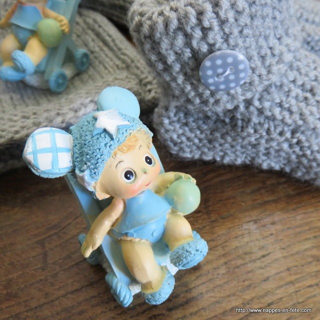 Figurine Bapteme Bebe Garcon En Pyjama Dans Sa Poussette