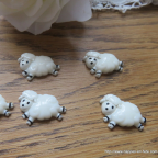 petit mouton blanc figurine pour baptême ou naissance- paillette de table 