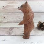 Figurine ours brun debout en plastique souple