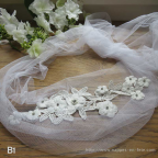 headband, bandeau de tulle avec fleurs en broderie pour mariée