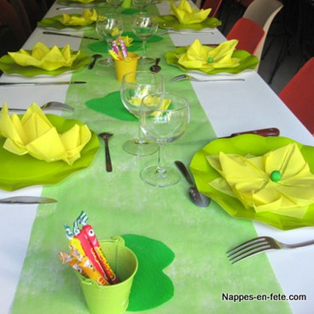 Chemin de table Joyeux Anniversaire Vert Sauge - deco anniversaire pas cher